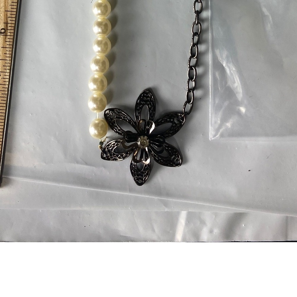 Gunmetal‎ Flower Faux Pearl Half Chain Necklace Victorian Goth Floral